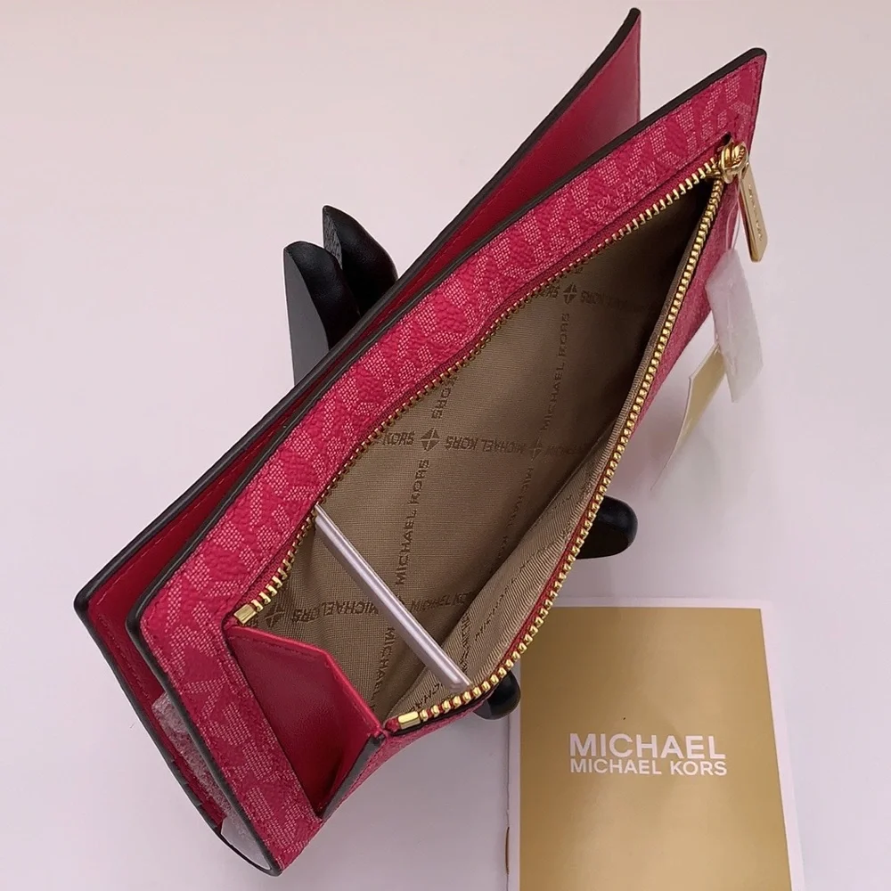 MICHAEL KORS
Reed Large Leather Belted 
Shoulder Handbag & Large
Snap Wallet - Picture 12 of 16